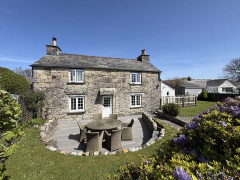 3 Double Bed Character Cottage in Quiet Hamlet
