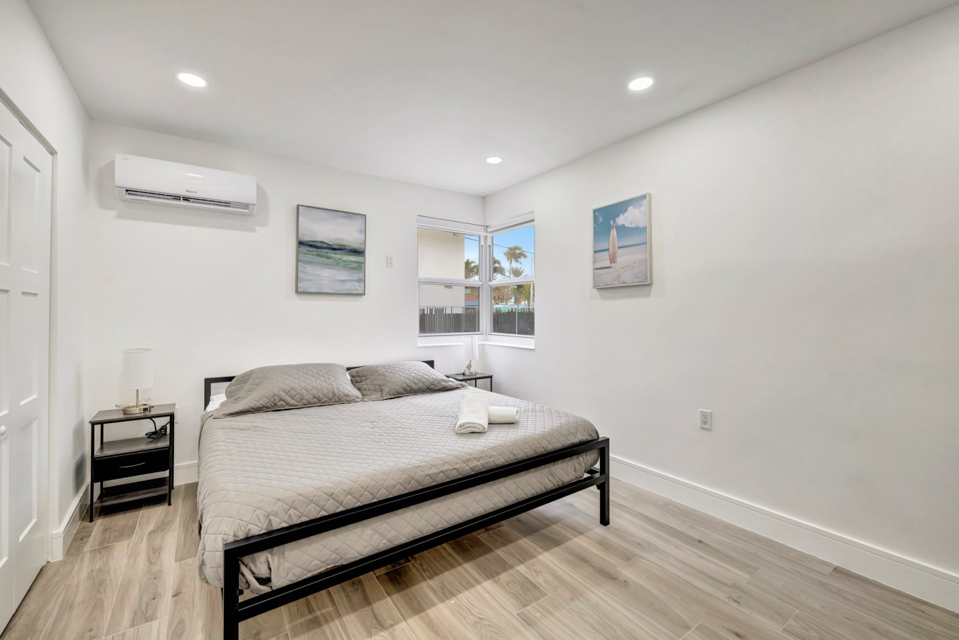 banyan-st-2br1ba-off-las-olas-steps-to-beach-4/