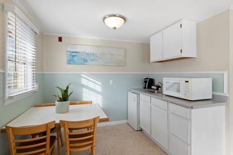 Partial Ocean View Studio | 2 Doubles + Kitchenette (107)