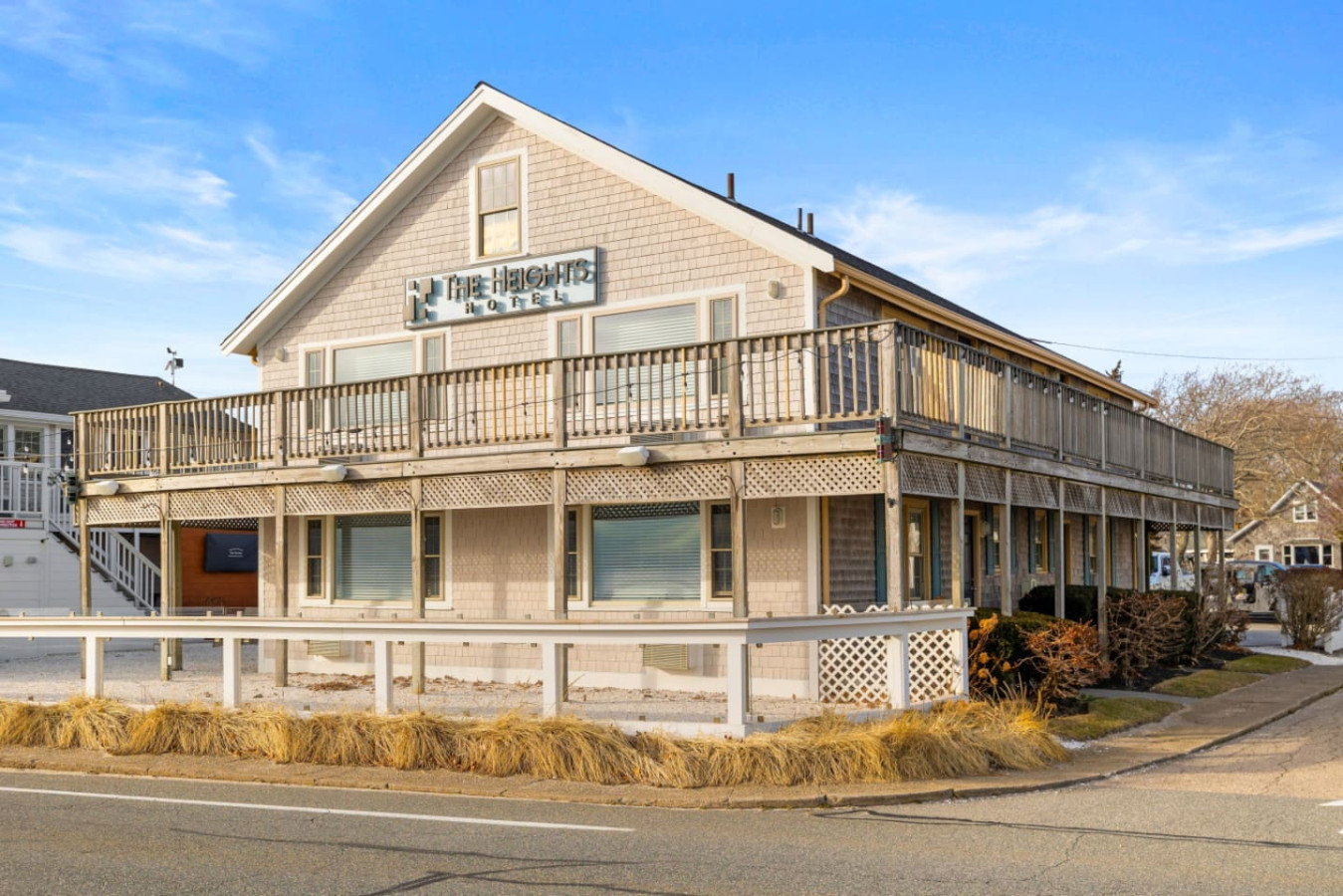 Steps to Ocean: Cozy 2 Double Bed Stay with Deck - Falmouth Steps to Ocean: Cozy 2 Double Bed Stay with Deck - Falmouth