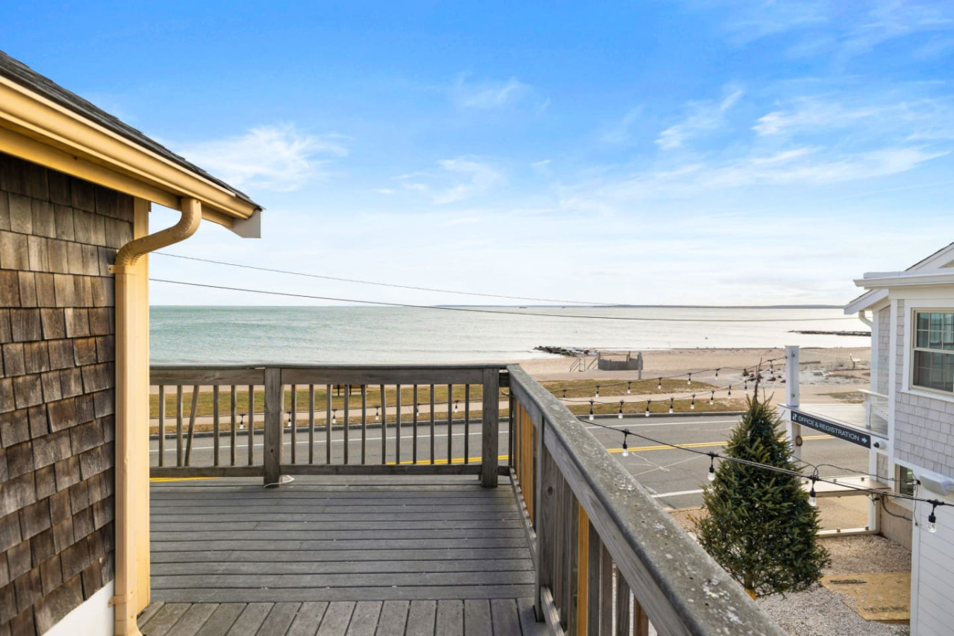 Steps to Ocean: Cozy 2 Double Bed Stay with Deck - Falmouth Steps to Ocean: Cozy 2 Double Bed Stay with Deck - Falmouth