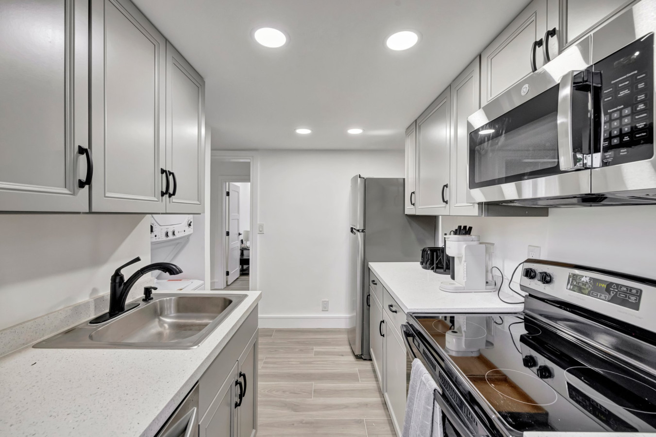 banyan-st-2br1ba-off-las-olas-steps-to-beach-1/