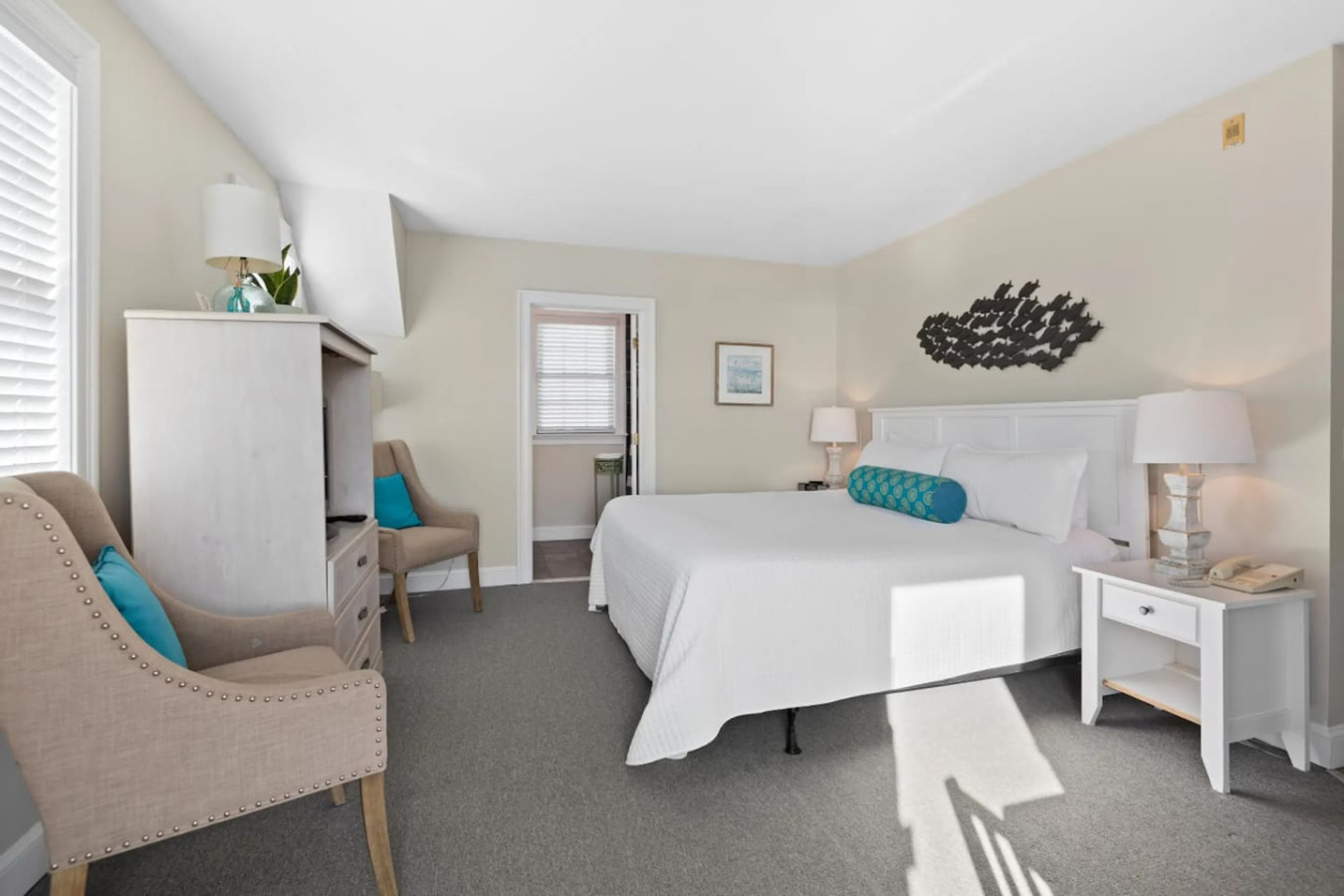 2-Bedroom Suite w/ Deck & Spectacular Ocean Views