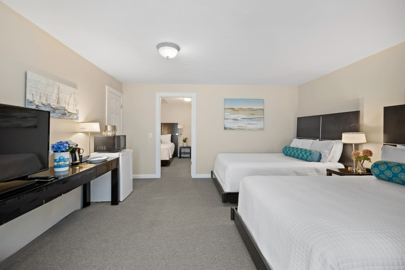 Spacious 2-Bedroom King Suite - Comfort & Style - Falmouth Spacious 2-Bedroom King Suite - Comfort & Style - Falmouth