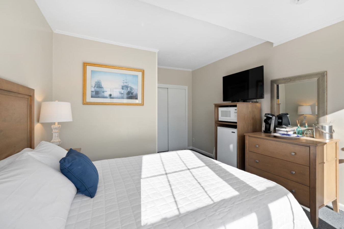 Queen Suite in Falmouth – Steps from the Beach