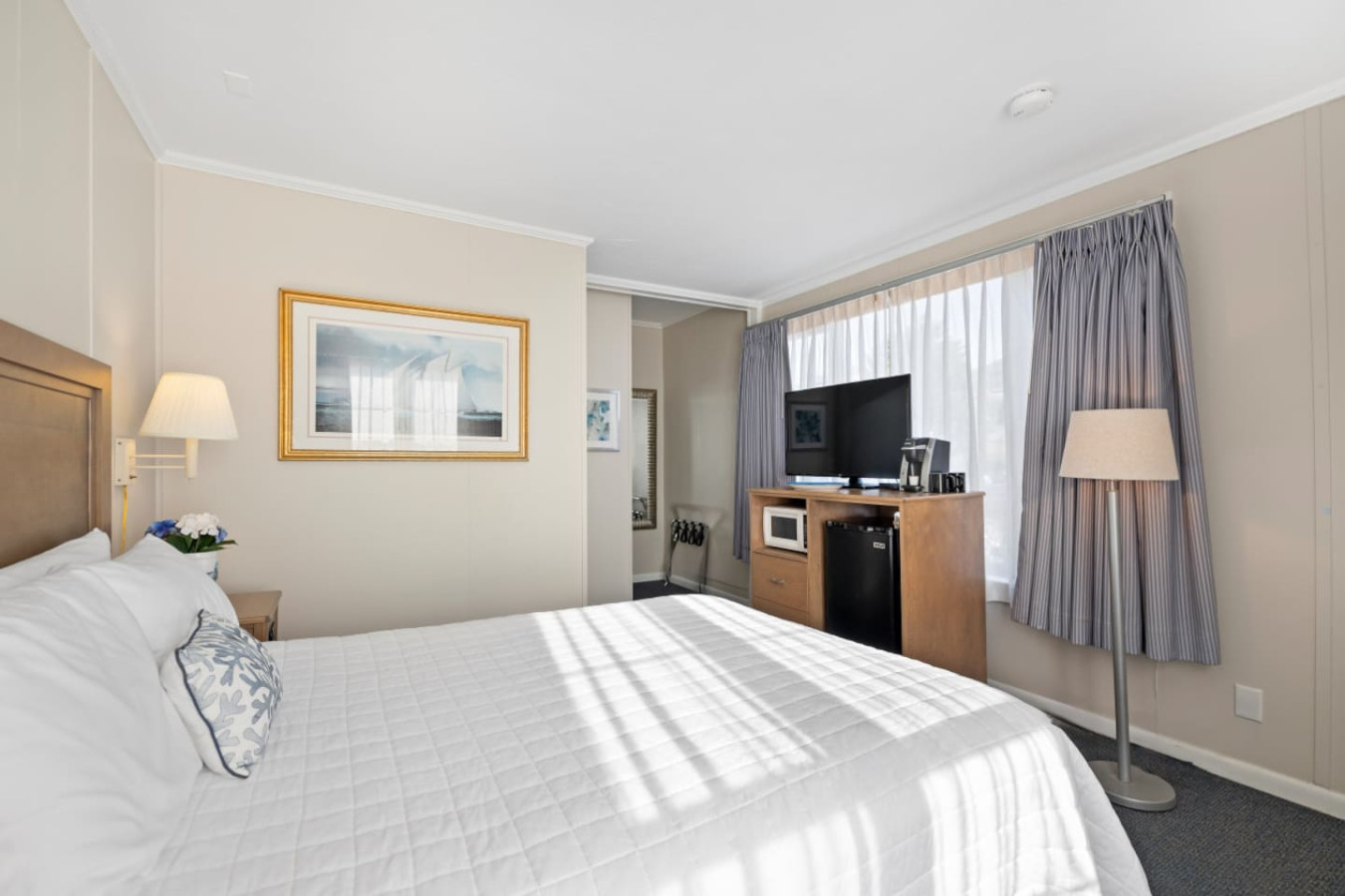 Queen Suite in Falmouth – Steps from the Beach