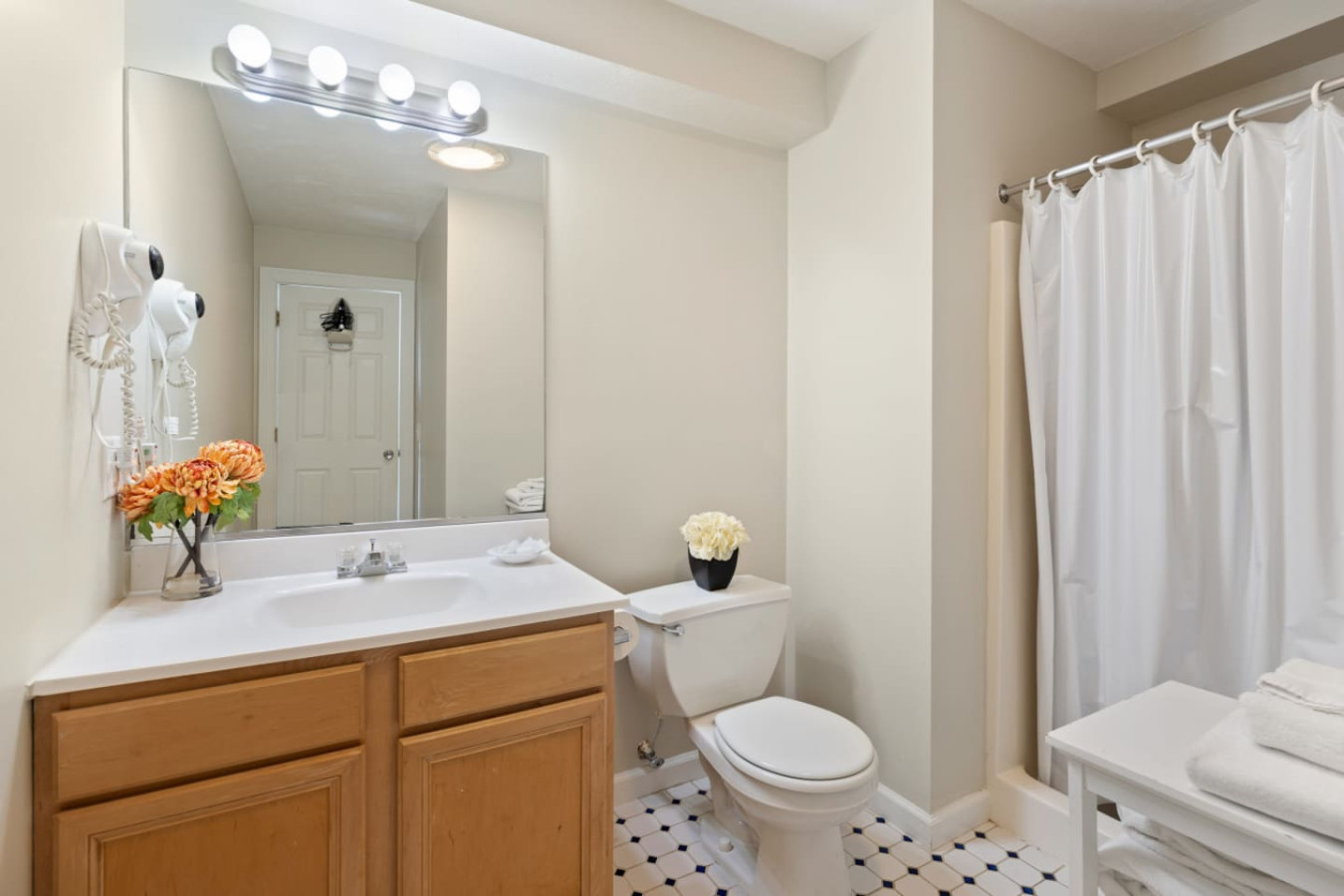 Renovated 1 Queen Bed Suite w/ Ocean Deck