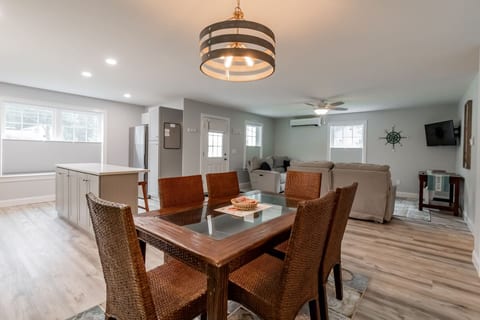 Spacious 3BR/2BA Condo Close to the Ocean!