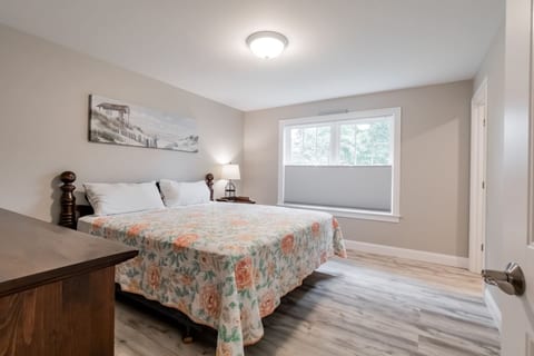 Spacious 3BR/2BA Condo Close to the Ocean!