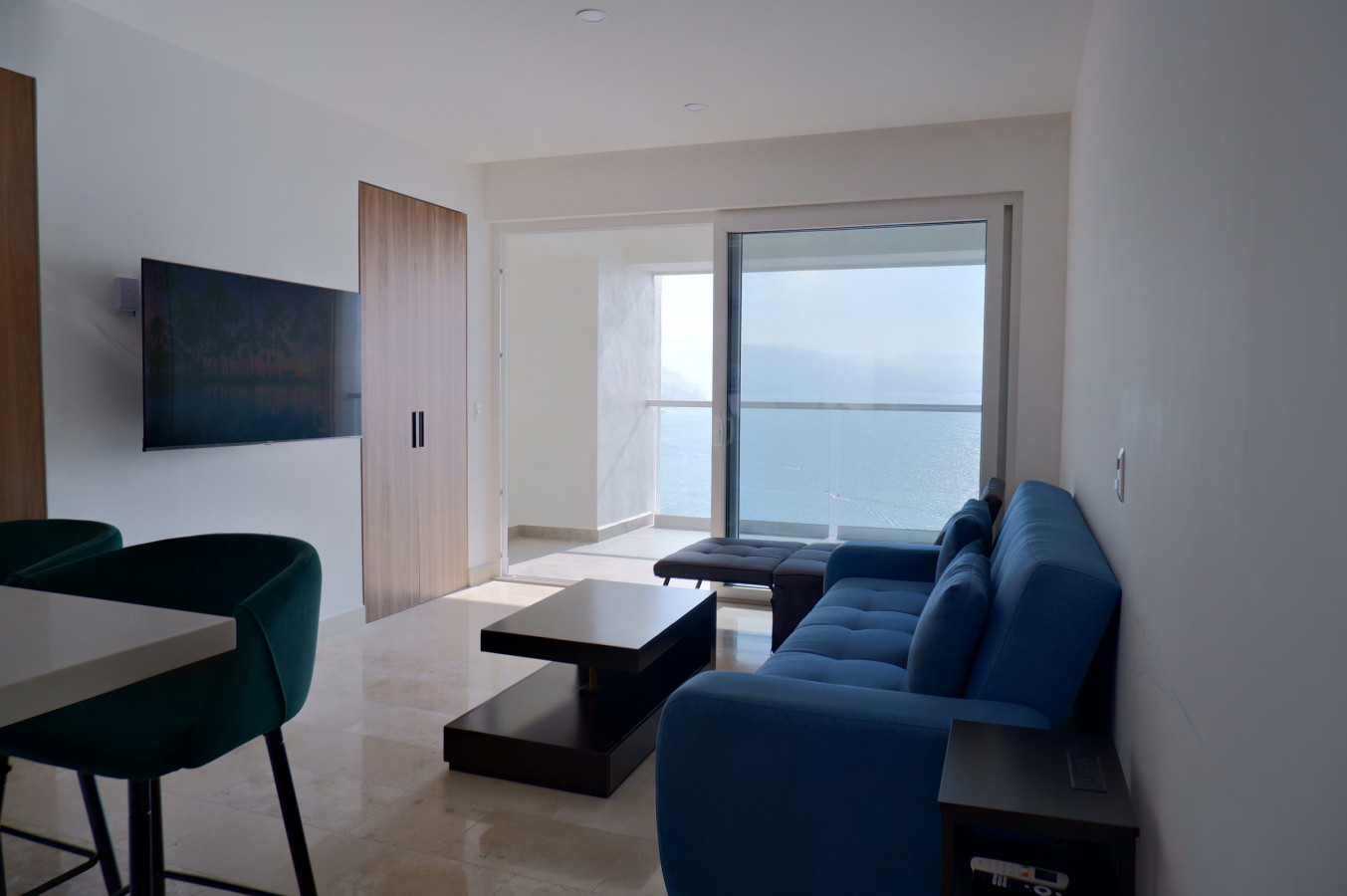 comfortable-1-bedroom-beachfront-with-great-views/