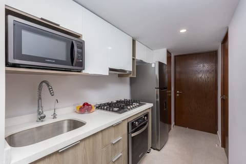 Updated Beachfront Studio - Free Breakfast