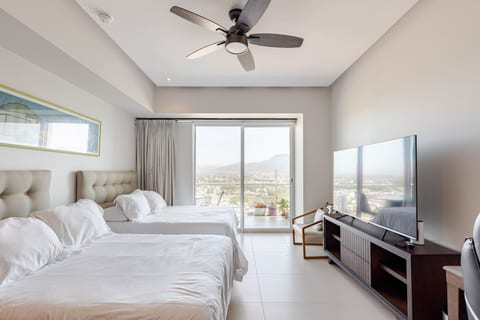 Oceanfront w Endless Views and Amenities Galore