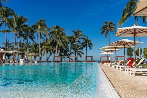 Oceanfront w Endless Views and Amenities Galore