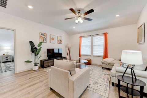 Cozy Glendale Home