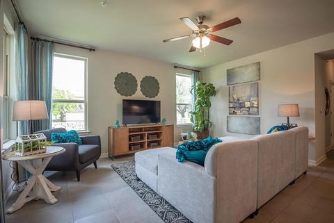 Modern North Austin 4 Bedroom Stay