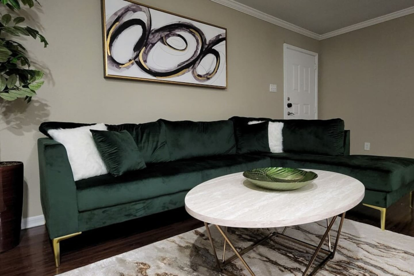 med-center-charm:-2br-haven/