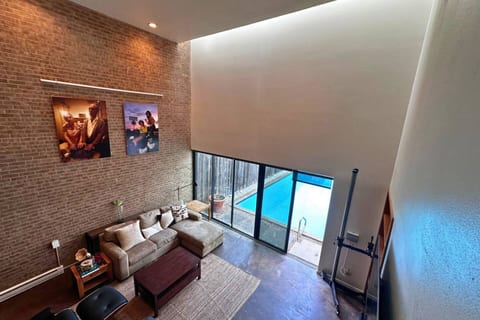 Montrose Retreat w Pool, Minutes from everything