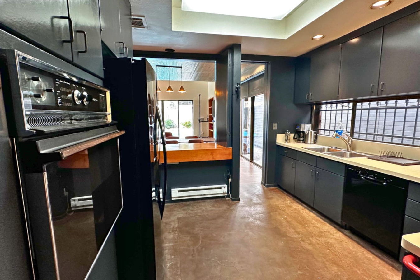 poolside-comfort-in-montrose/