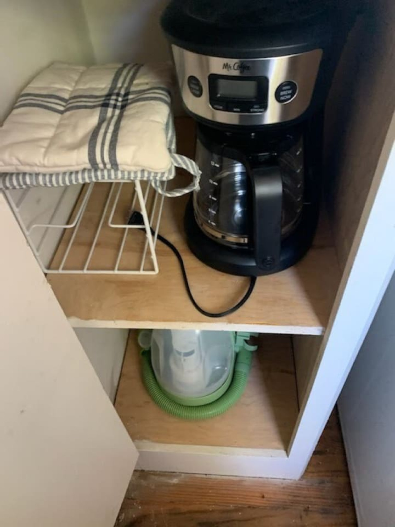 cute-and-quiet-garage-apt-home/