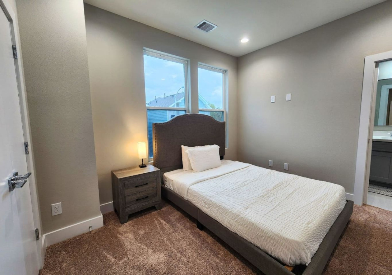 Cozy Family Getaway | Gated Home Near Downtown - Houston Cozy Family Getaway | Gated Home Near Downtown - Houston