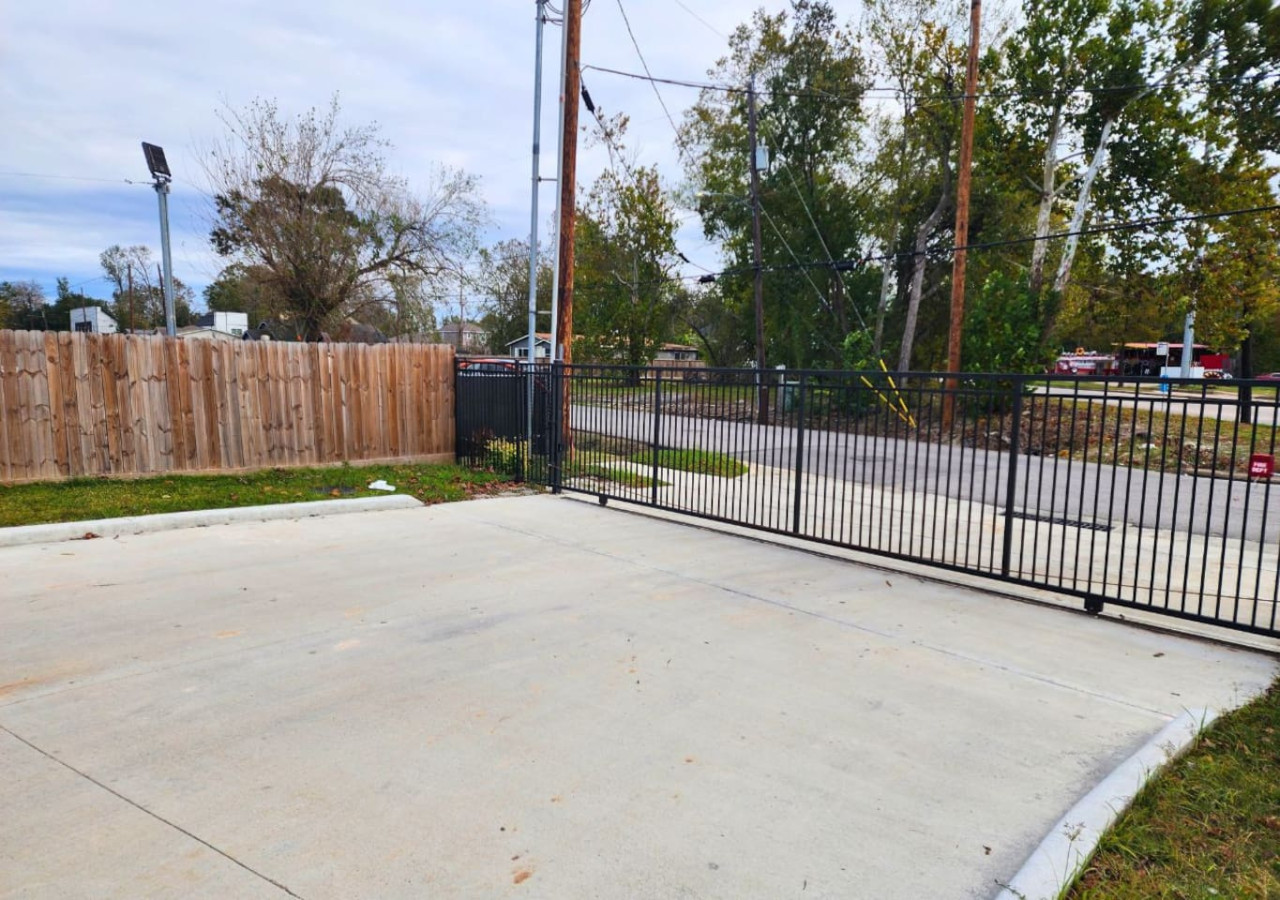 Cozy Family Getaway | Gated Home Near Downtown - Houston Cozy Family Getaway | Gated Home Near Downtown - Houston