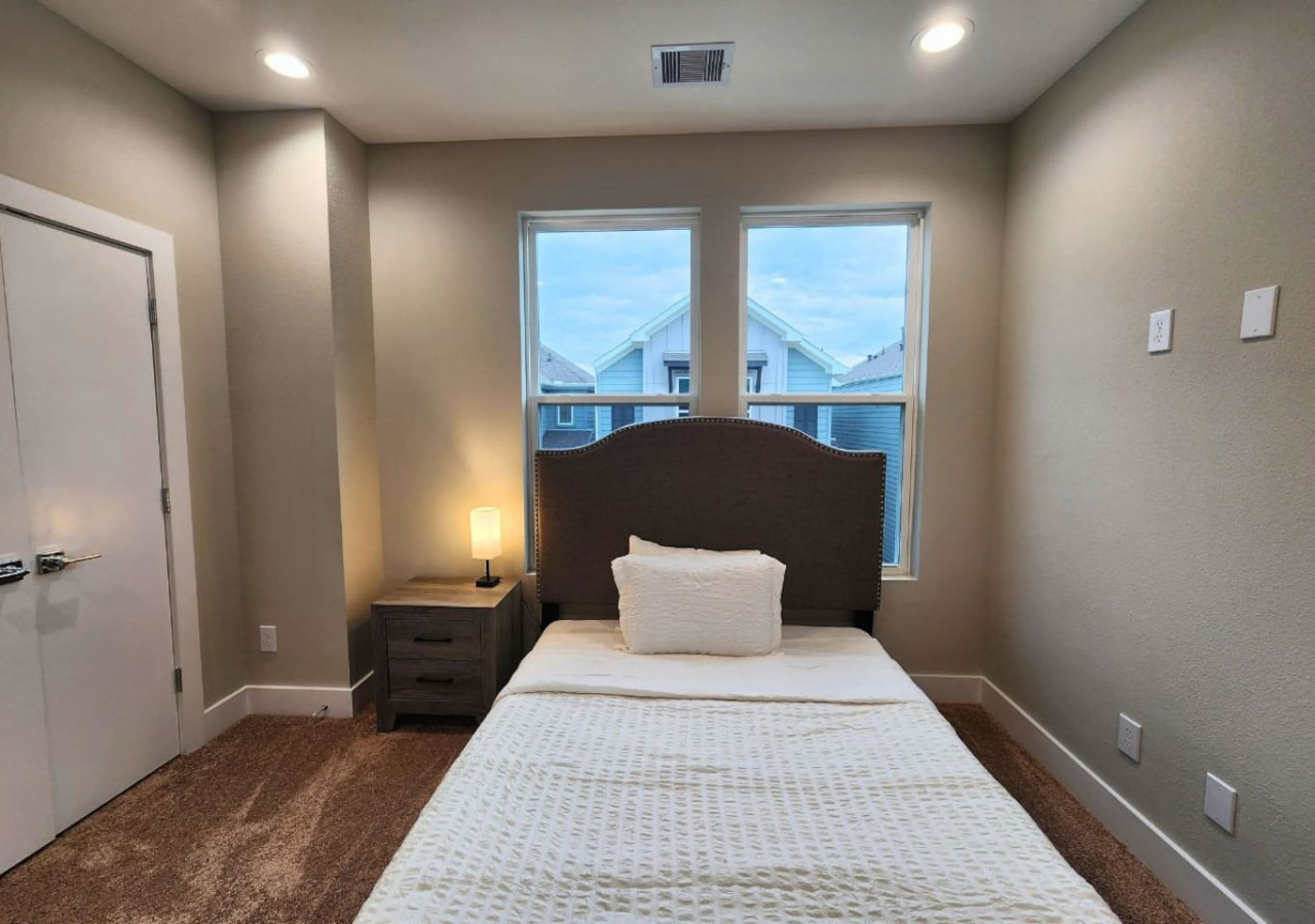 Cozy Family Getaway | Gated Home Near Downtown - Houston Cozy Family Getaway | Gated Home Near Downtown - Houston