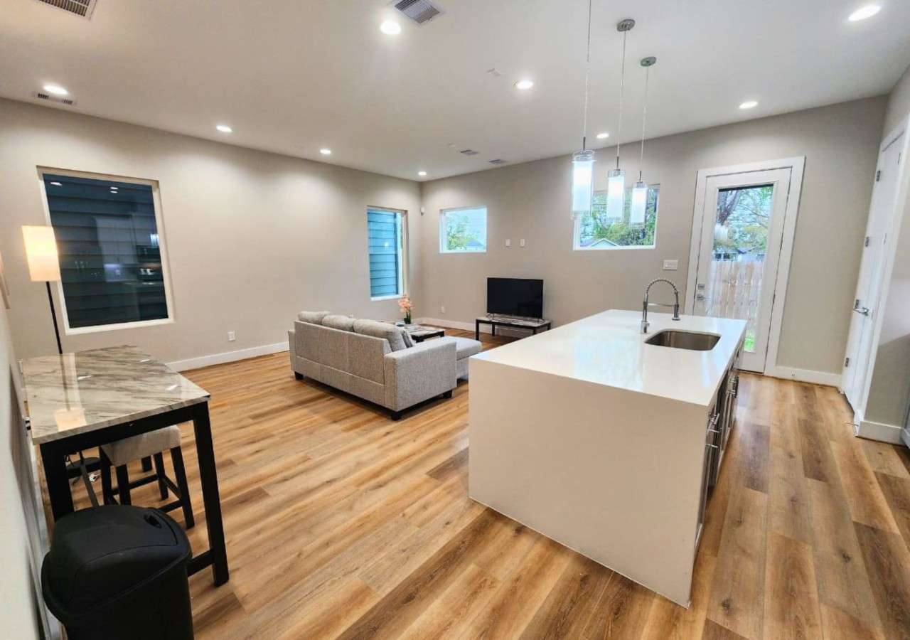 Cozy Family Getaway | Gated Home Near Downtown - Houston Cozy Family Getaway | Gated Home Near Downtown - Houston