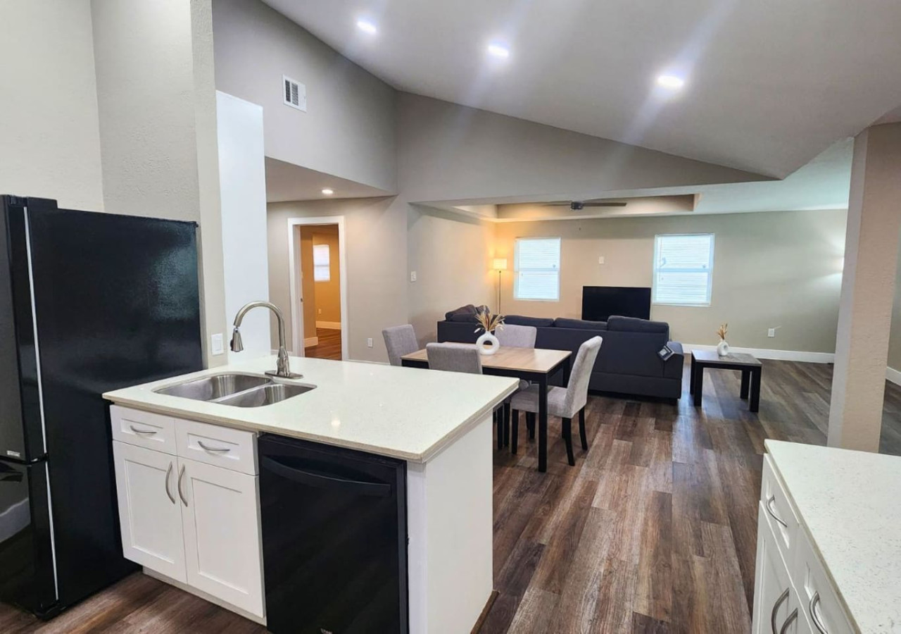 spacious-3br-home-with-office/