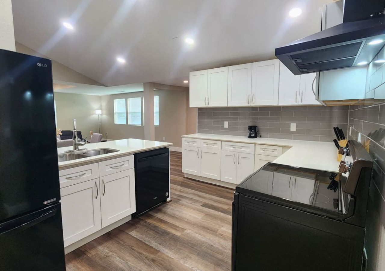 spacious-3br-home-with-office/