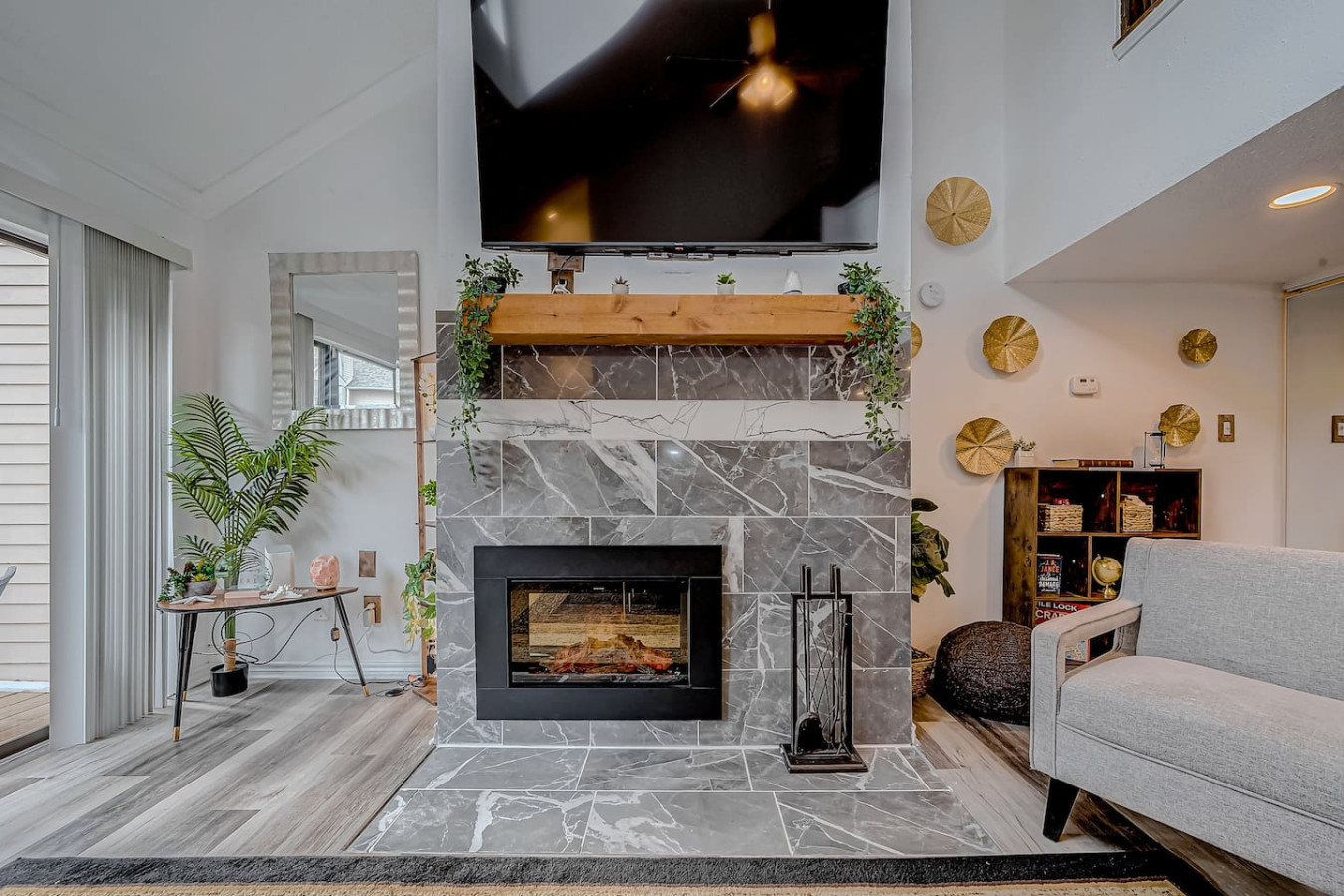 upscale-1br-condo-in-med-center/