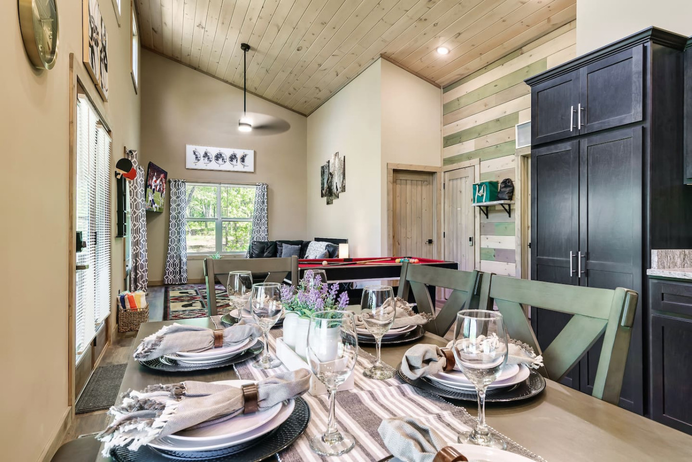 mountain-cabin-getaway:-jacuzzi-and-stunning-views/