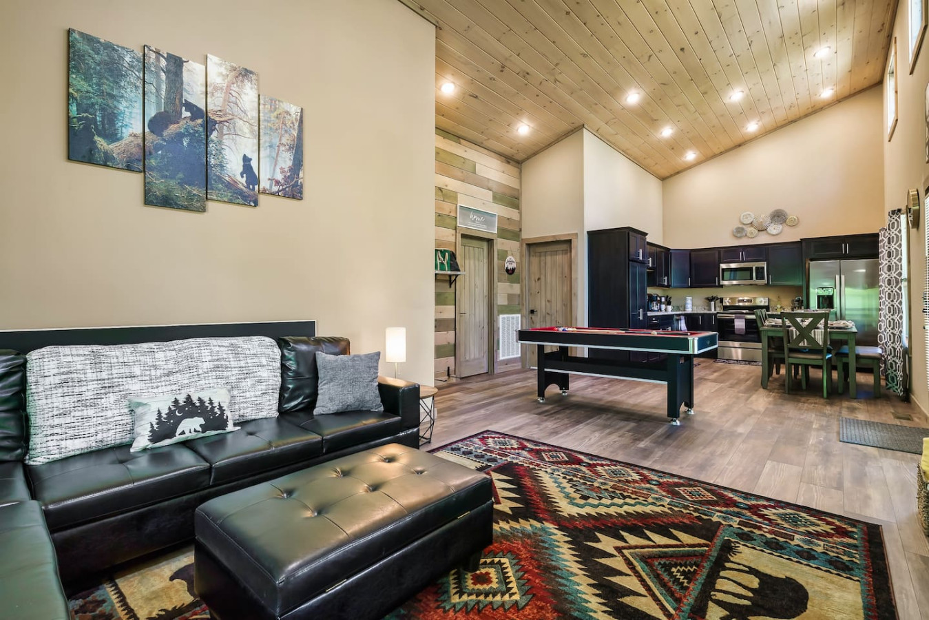 Mountain Cabin Getaway: Jacuzzi & Stunning Views