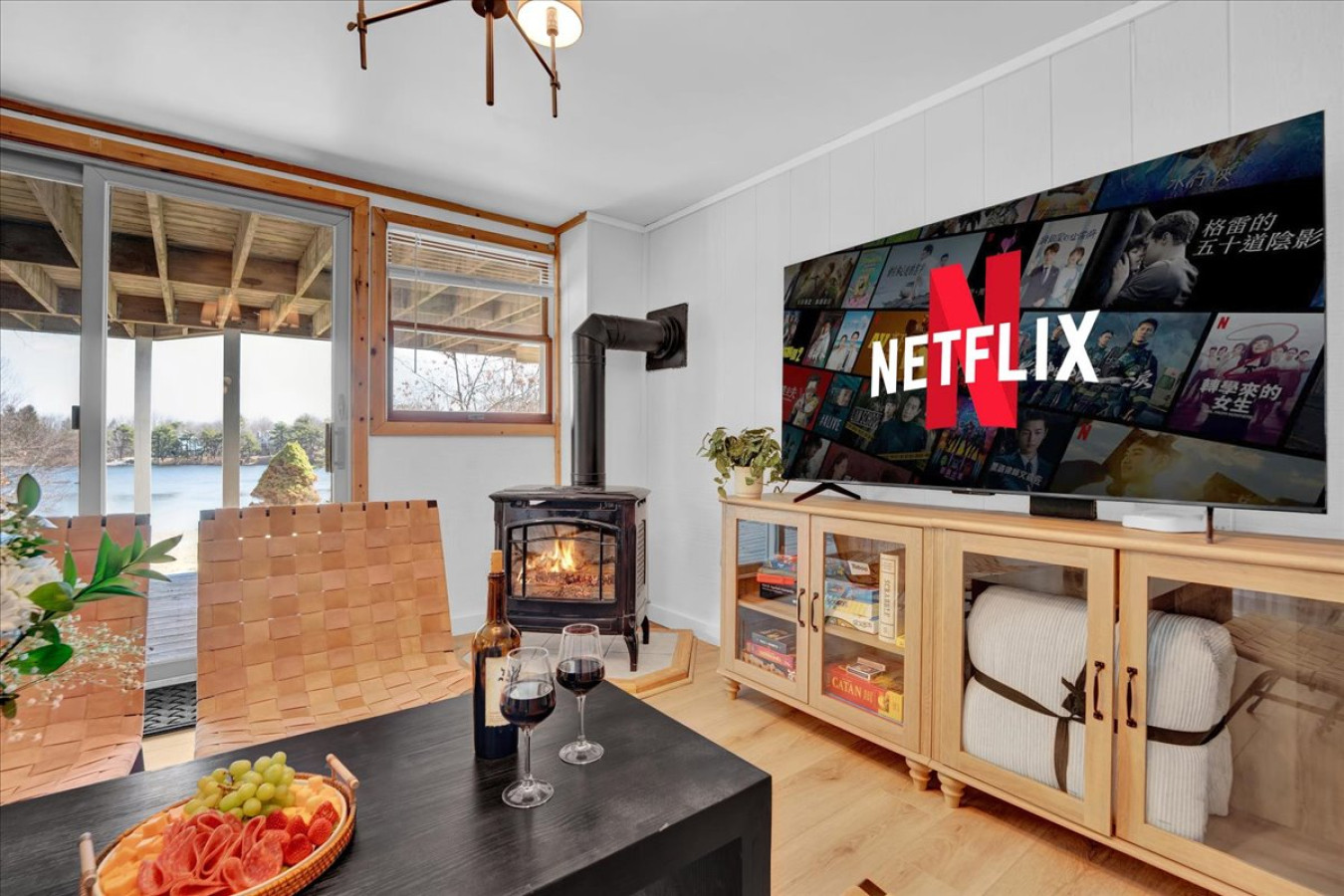 lake-house-w-dock-hot-tub-fire-pit-and-game-room/