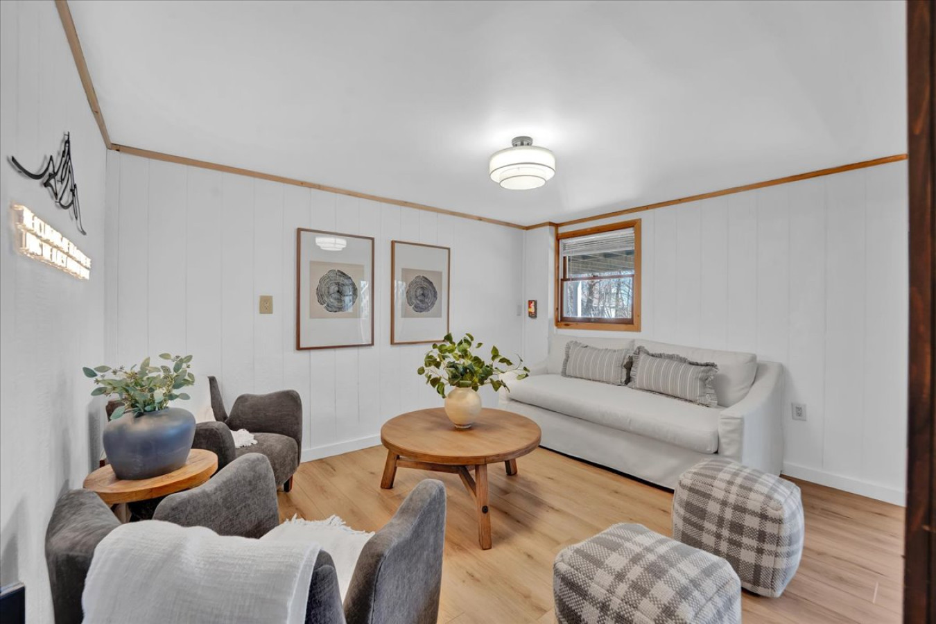 lake-house-w-dock-hot-tub-fire-pit-and-game-room/