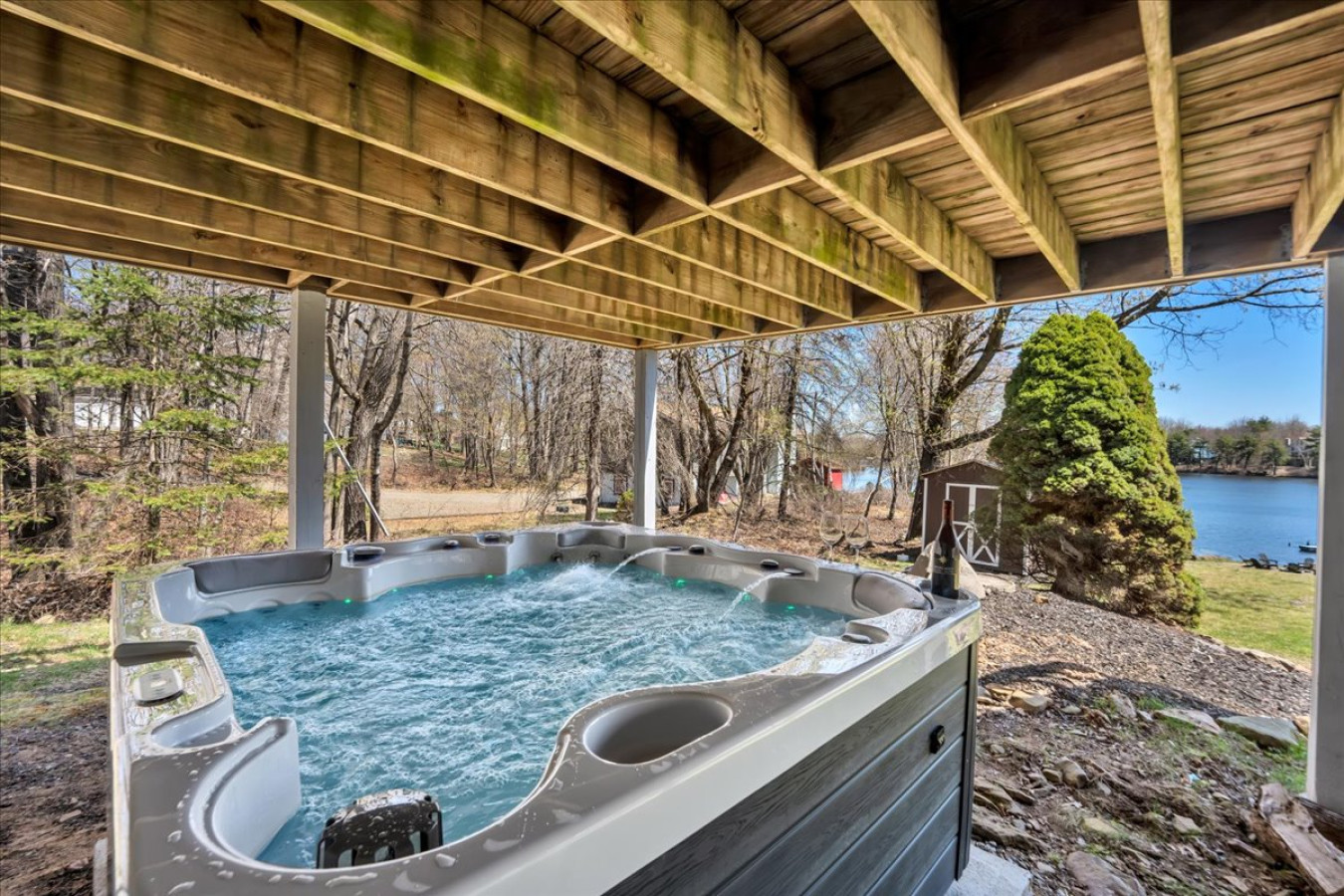 lake-house-w-dock-hot-tub-fire-pit-and-game-room/