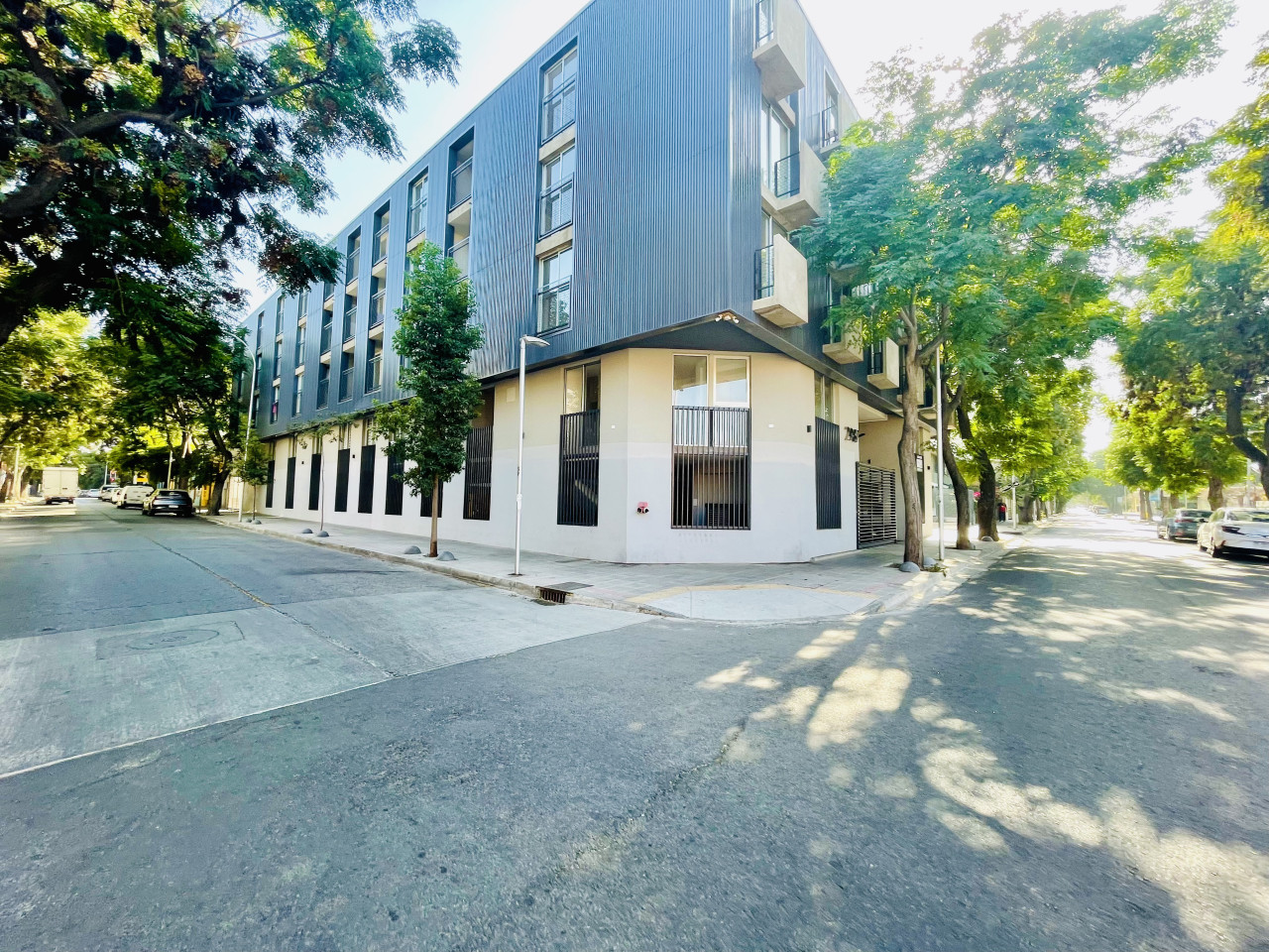 Urban Plaza Yungay | Home Office Laundry Wifi - Santiago