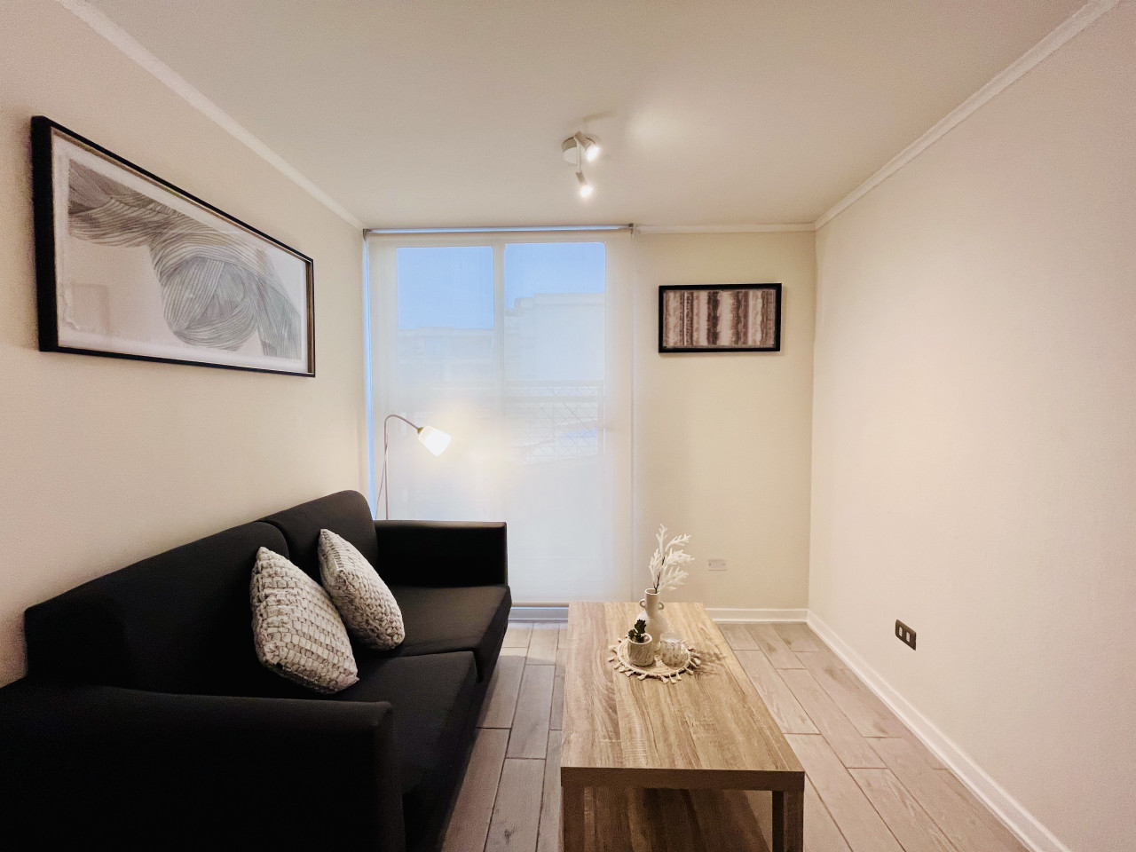 Urban Plaza Yungay | Home Office Laundry Wifi - Santiago