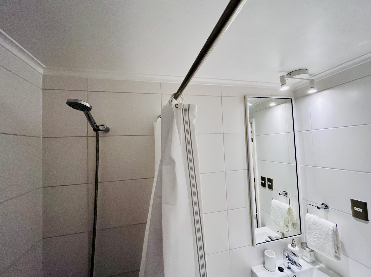 Urban Plaza Yungay | Home Office Laundry Wifi - Santiago