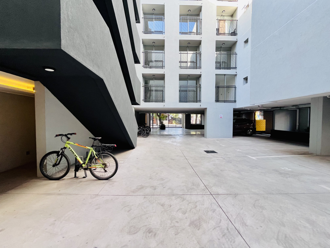 Urban Plaza Yungay | Home Office Laundry Wifi - Santiago