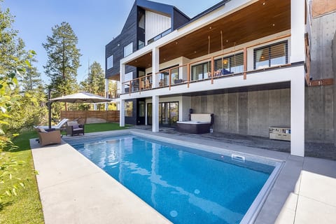 Winter Lakeview Retreat, Sauna & Hot Tub