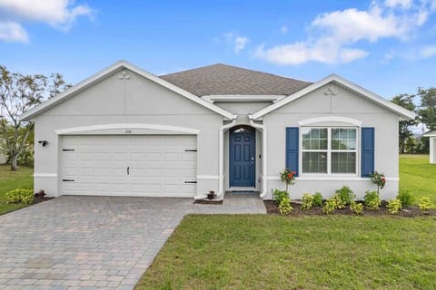 4 bedrooms SW Cape Coral, office, screened patio