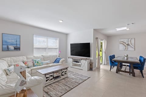 4 bedrooms SW Cape Coral, office, screened patio