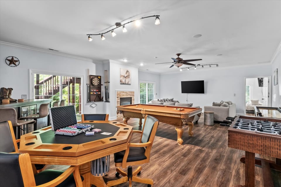 Rustic Escape w/ Game Room & Modern Amenities - Pinehurst