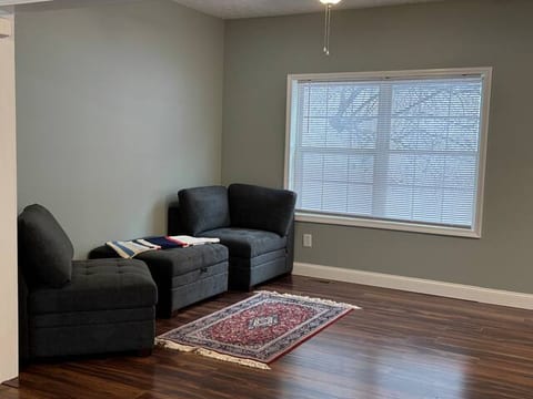Cozy 3-Bedroom 2.5 Bath House