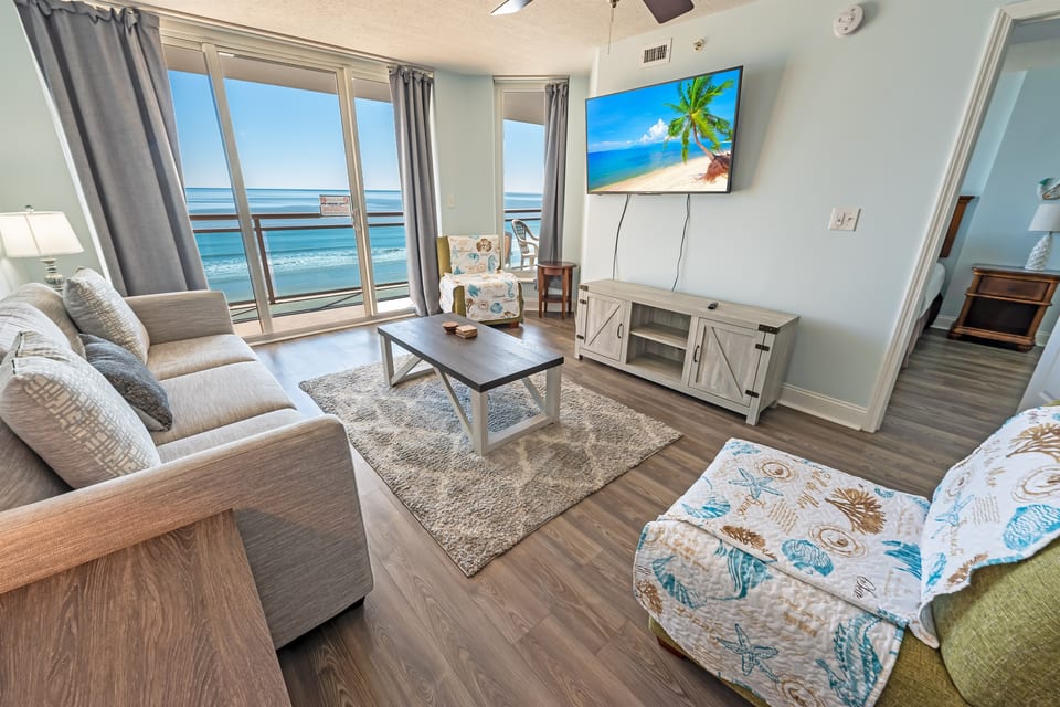 Amazing Living Room with Views of the Ocean!