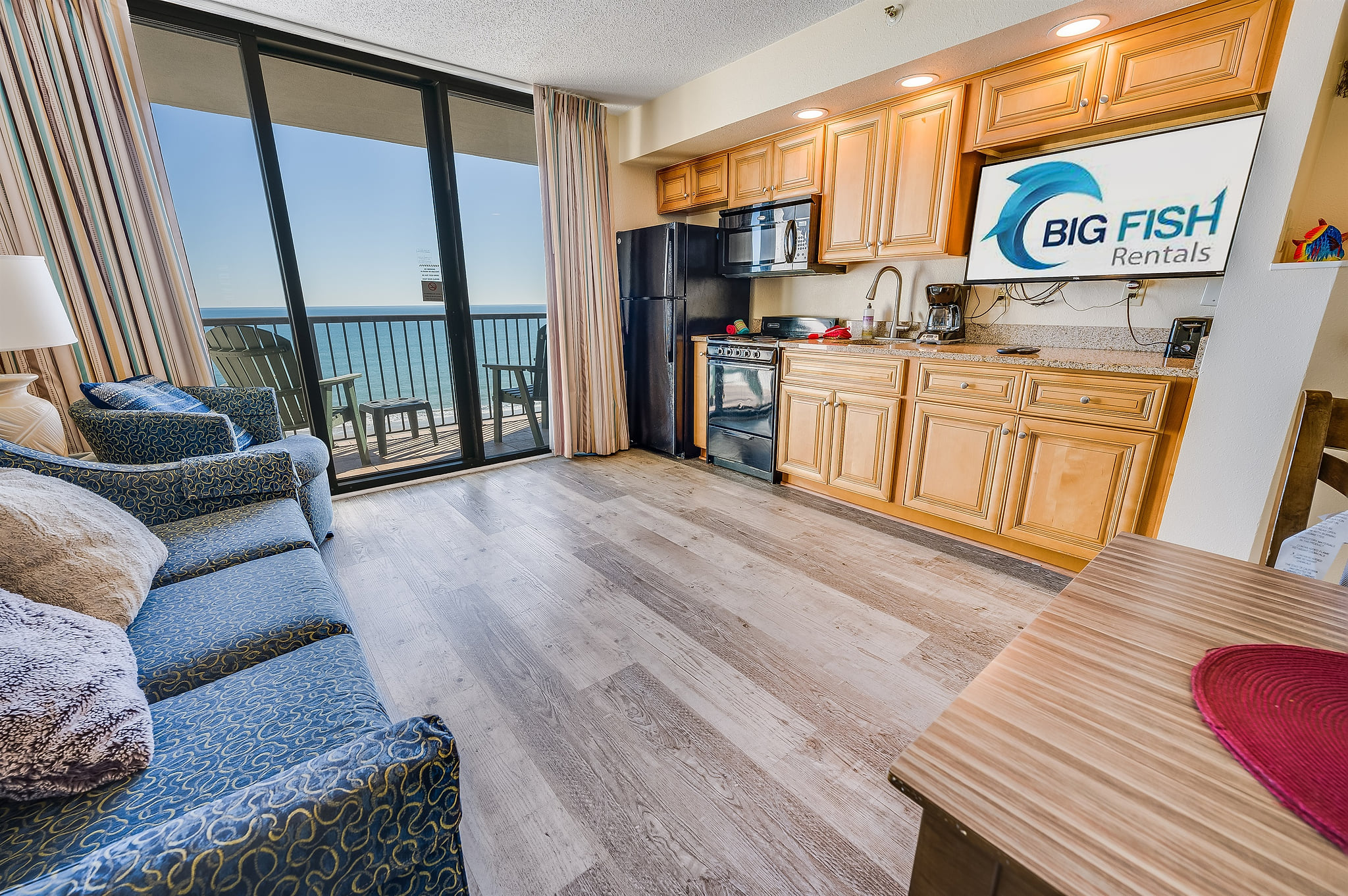 Amazing Living Room with Stunning Views🌊☀️