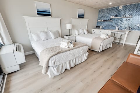 Compass Cove 136 - Oceanfront Studio