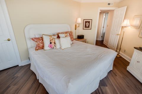 Stunning Bedroom ✨ Beautifully Decorated 🛏️💫