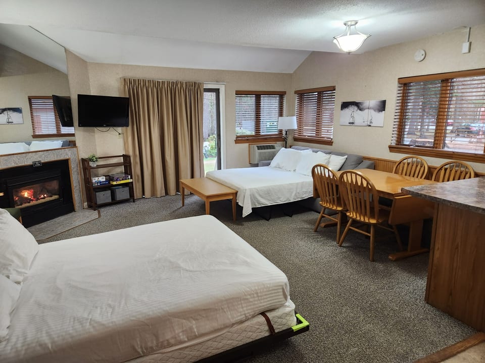 Evergreen Lodge - Bartlett
