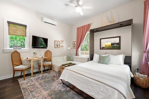 Our custom-built queen wallbed allows for flexible studio use. Easily switch between a bedroom and another function, like a yoga practice space. The bed is made upon arrival and can be folded up easily during the stay if guests choose.